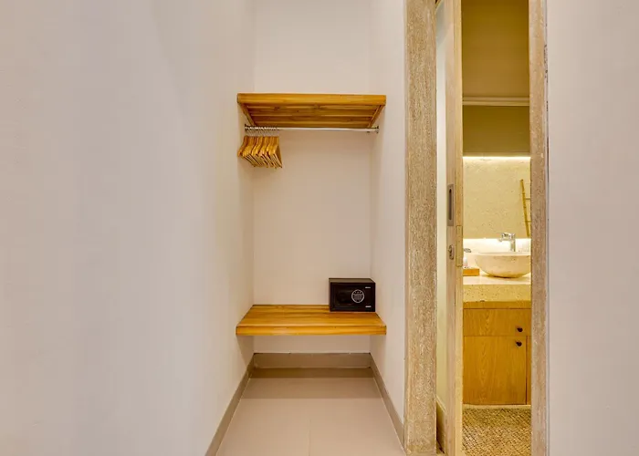 Villa Aura -